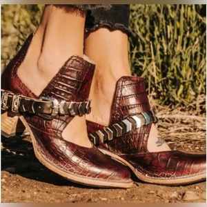 Freebird BLADE Cognac Croco - Size 7 🤎